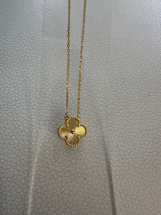 Clover necklace - Gold